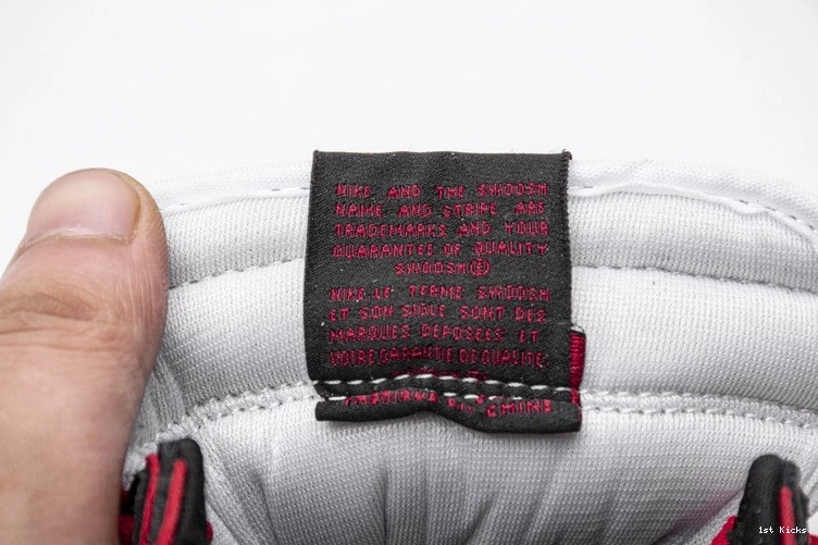 Jordan 555088-062 Retro 1  Bloodline High 0426